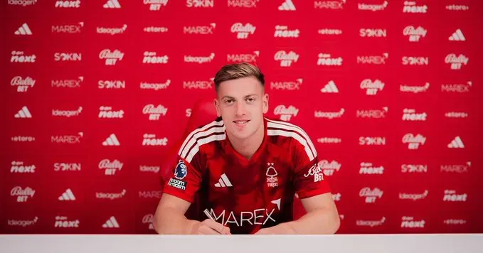 Oficial: Chelsea despede-se de avançado